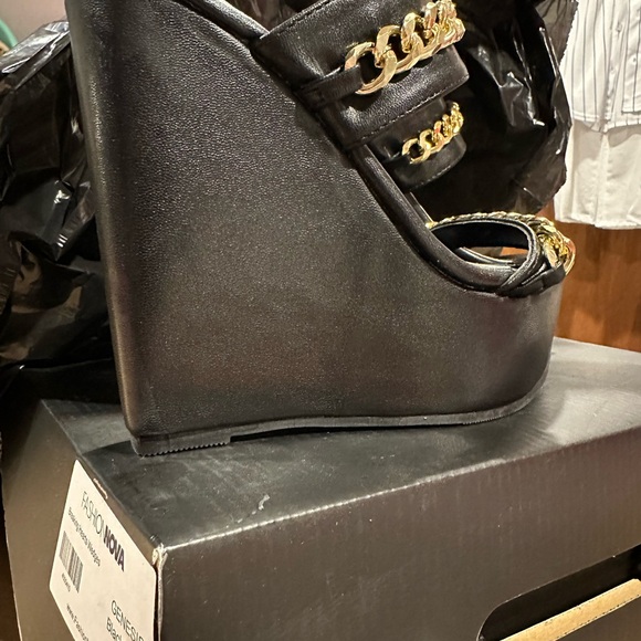 NIB Fashion Nova Platform Wedge - Picture 4 of 6